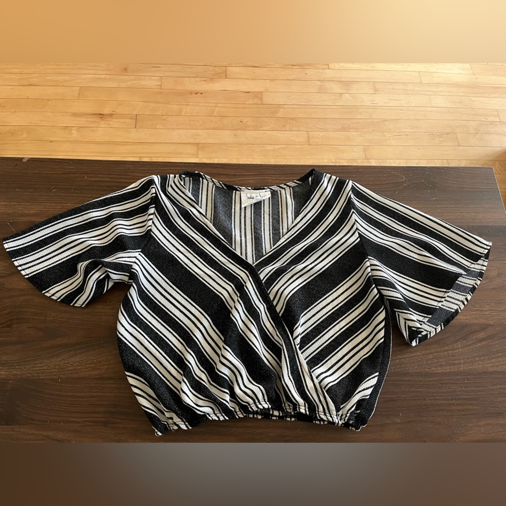 Black and white top